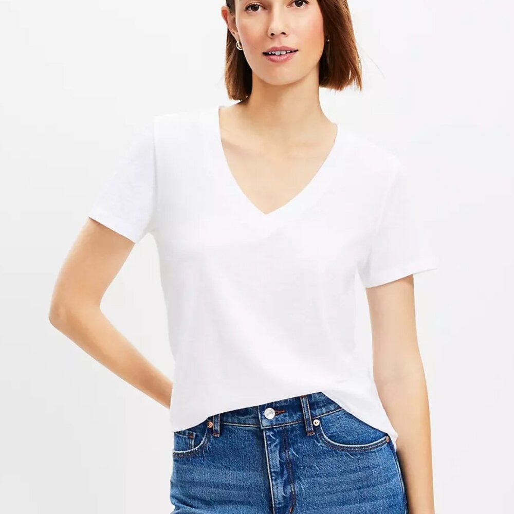 NEW NWT Loft Everyday V neck Tee Color: White